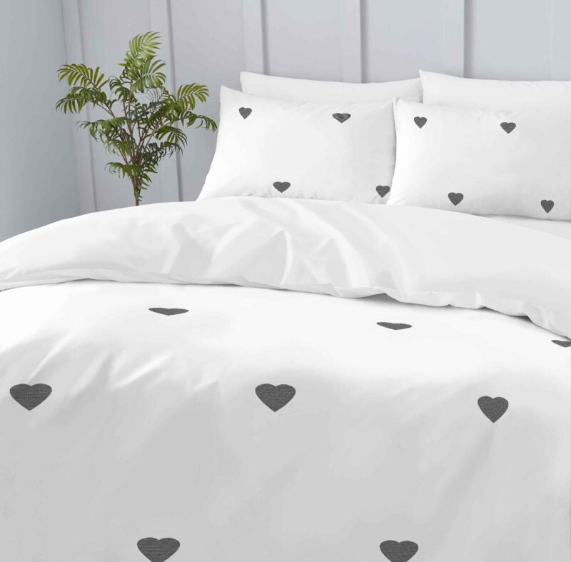 EMBROIDERED HEARTS DUVET SET