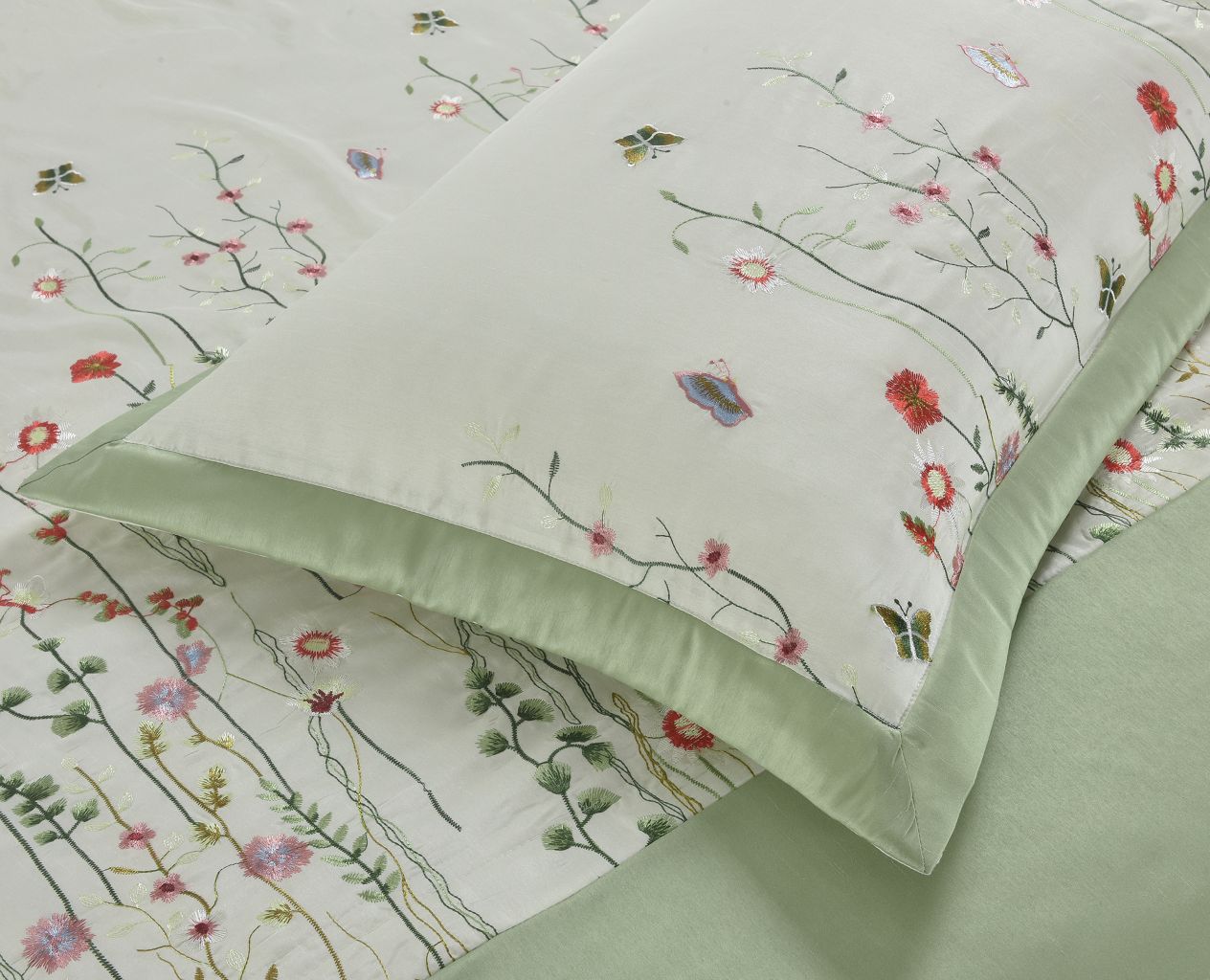 Arabella Embroidered Bedding Duvet Set Whole Set Inc Bedspread