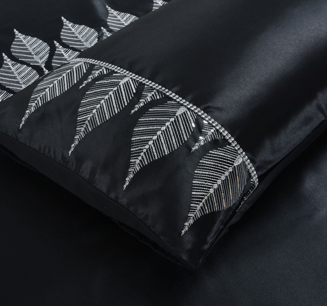 Mabel Luxury Embroidered Duvet Set Black