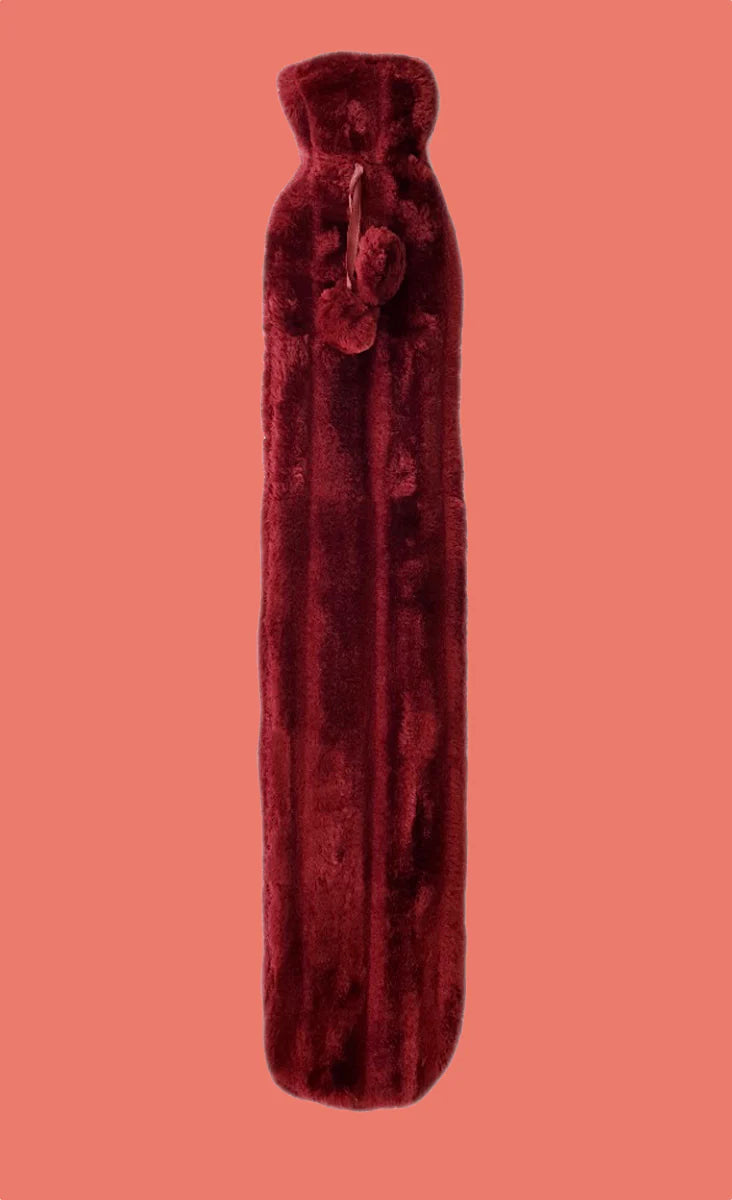 Extra Long 2L Hot Water Bottle with Plush Faux Fur Cover for Cosy Nights Muscle Relief Natural Rubber Soft Fleece Ideal Gift for Adults Kids