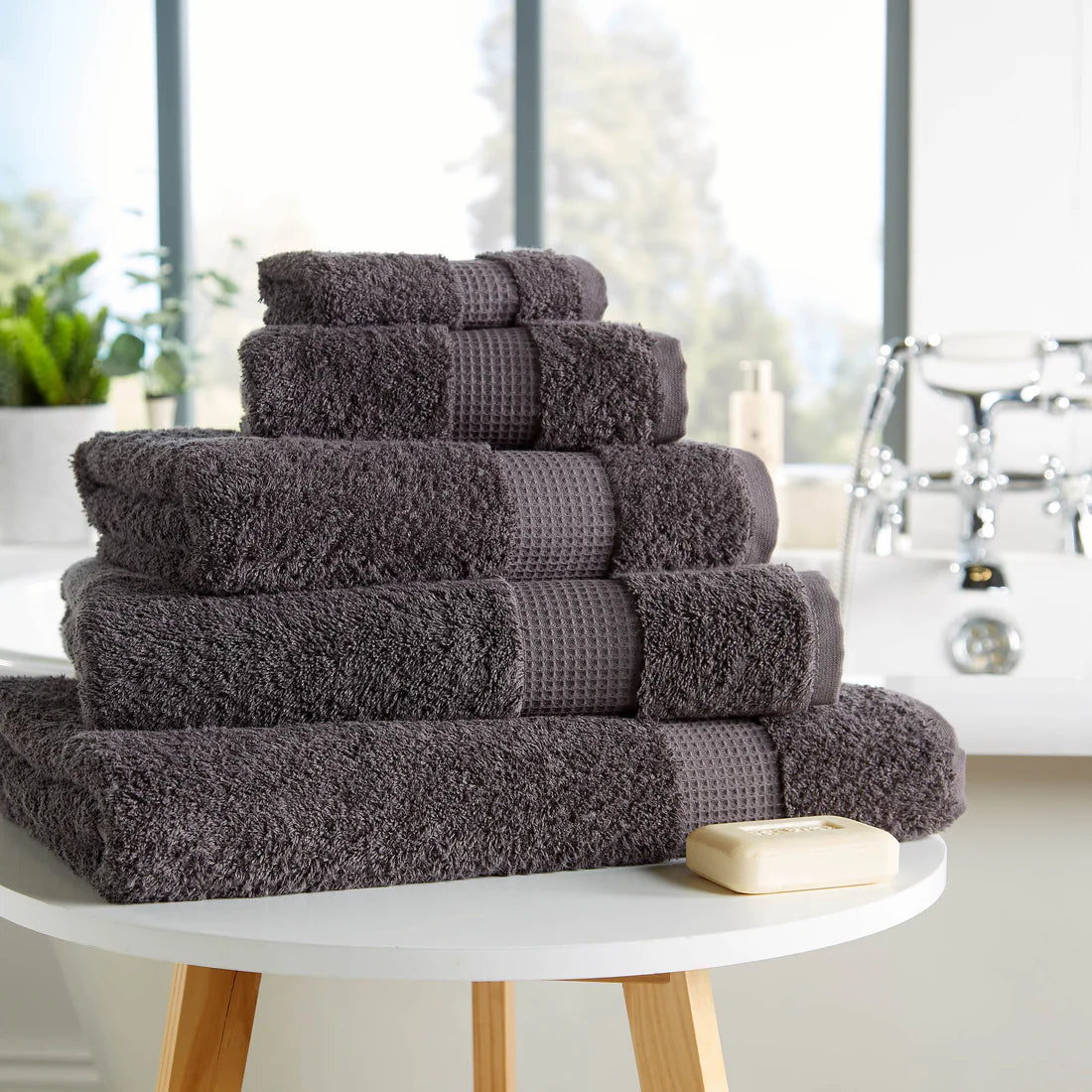 Luxe Egyptian Ultra-Soft Cotton Towels 700 GSM High Absorbency