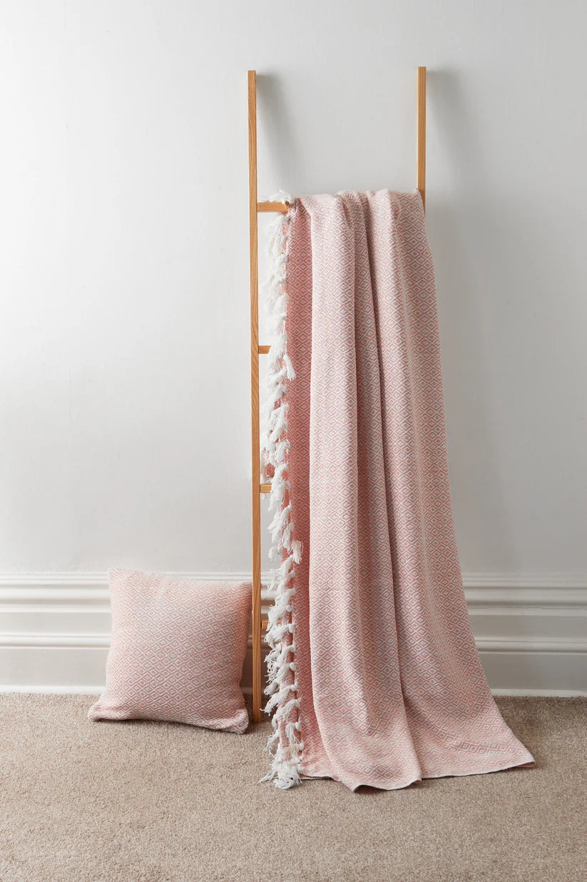 Regal Handwoven Pure Cotton Throw Blanket with Diamond Geometric Pattern